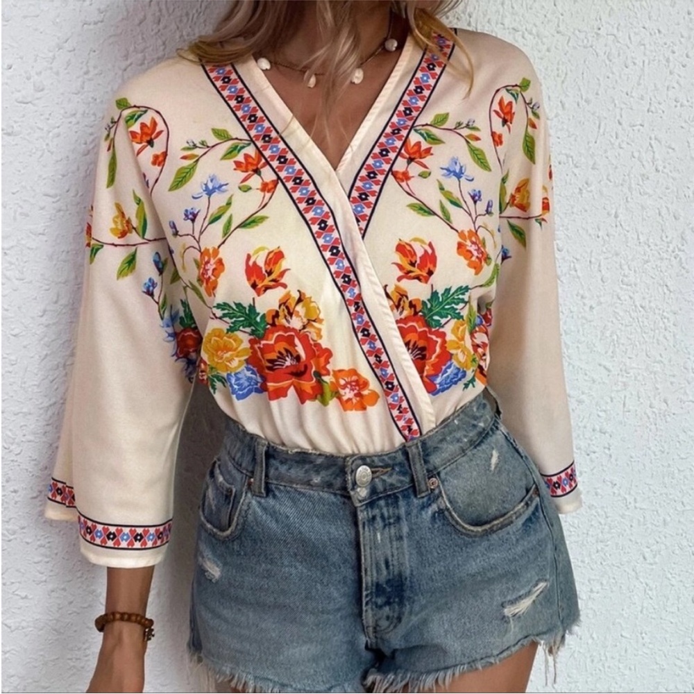 Gorgeous Bohemian Bright Colored Floral 3/4 Dolman Sleeve Bodysuit Size XL NWT - Picture 4 of 16
